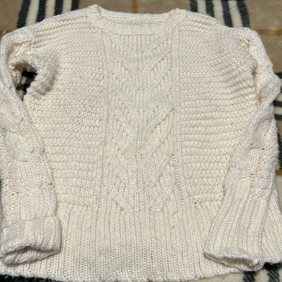 American Eagle Outfitters Sweaters - American Eagle Outfitters Sweater